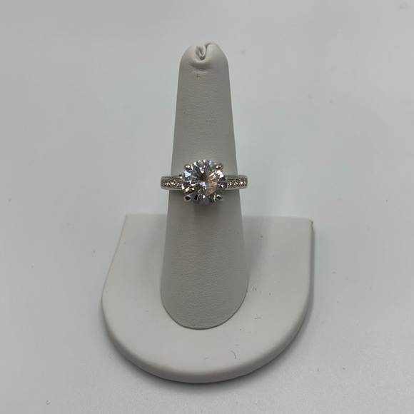 FAUX diamond engagement ring with 1/2 beveled band - Picture 1 of 3
